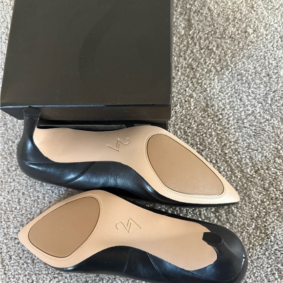 Black Leather Women's Pumps 27 Edit by Naturalizer - Picture 3 of 4